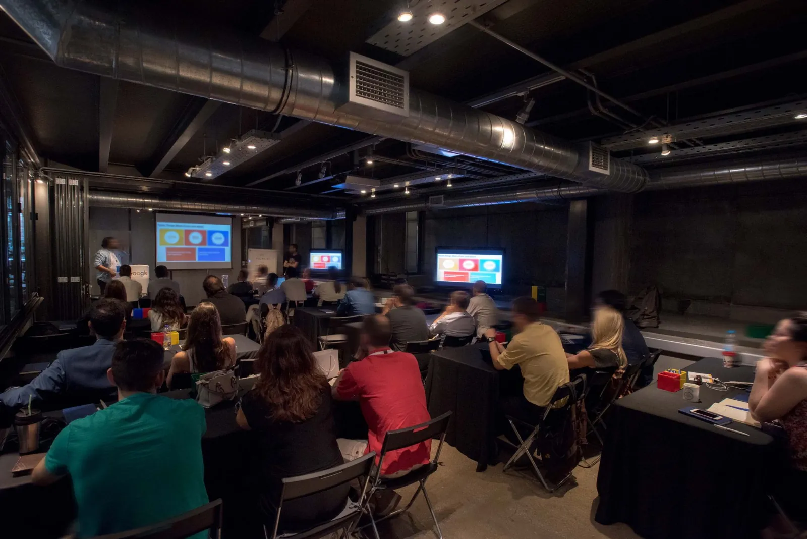 Η αίθουσα του T16 στο Γκάζι, όπου γίνεται το workshop